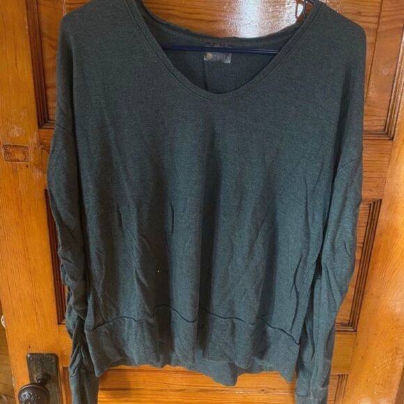 Zella forest green pullover M - Picture 1 of 4